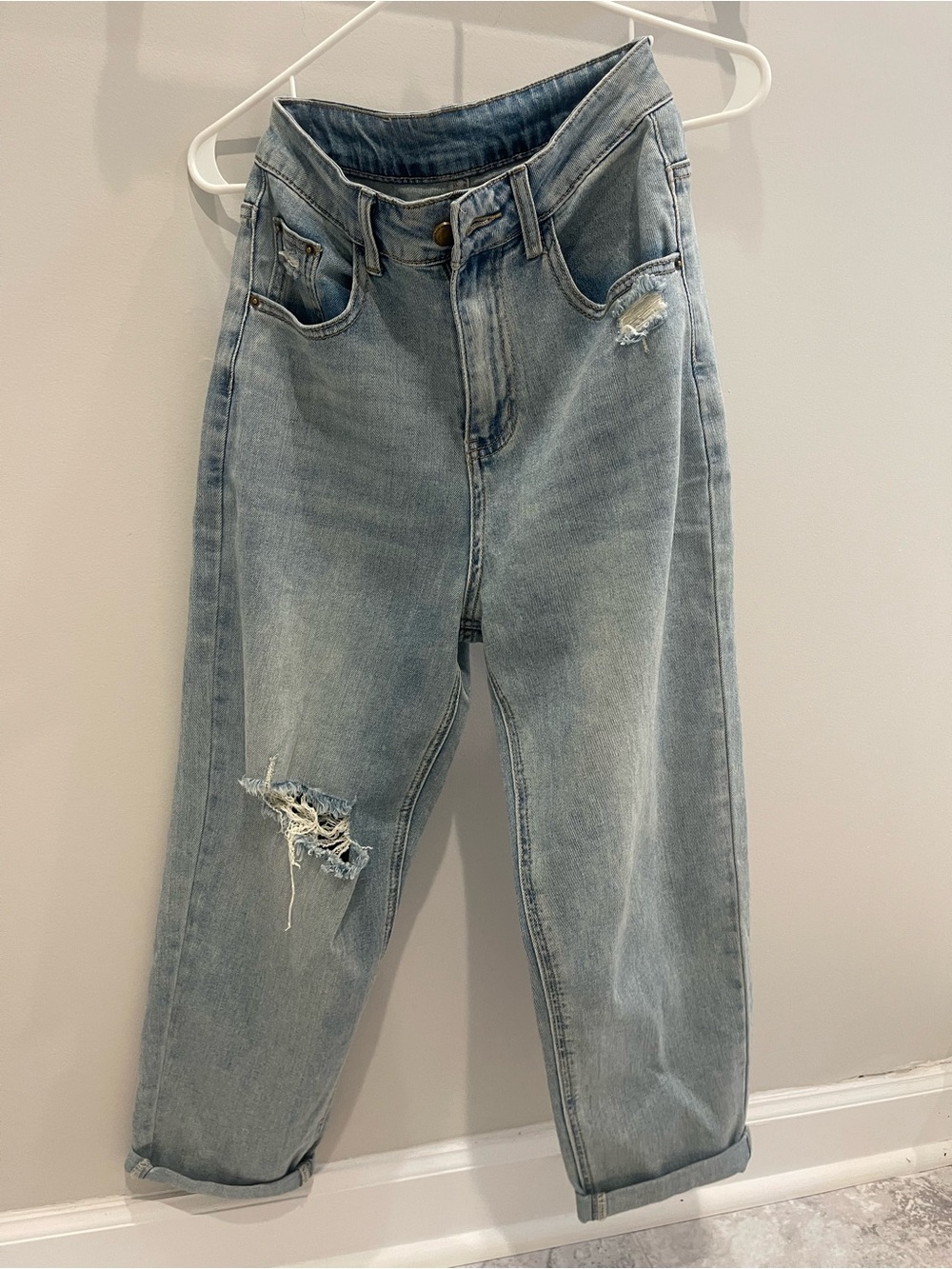 No Boundaries Light Wash Distressed Boyfriend Jeans